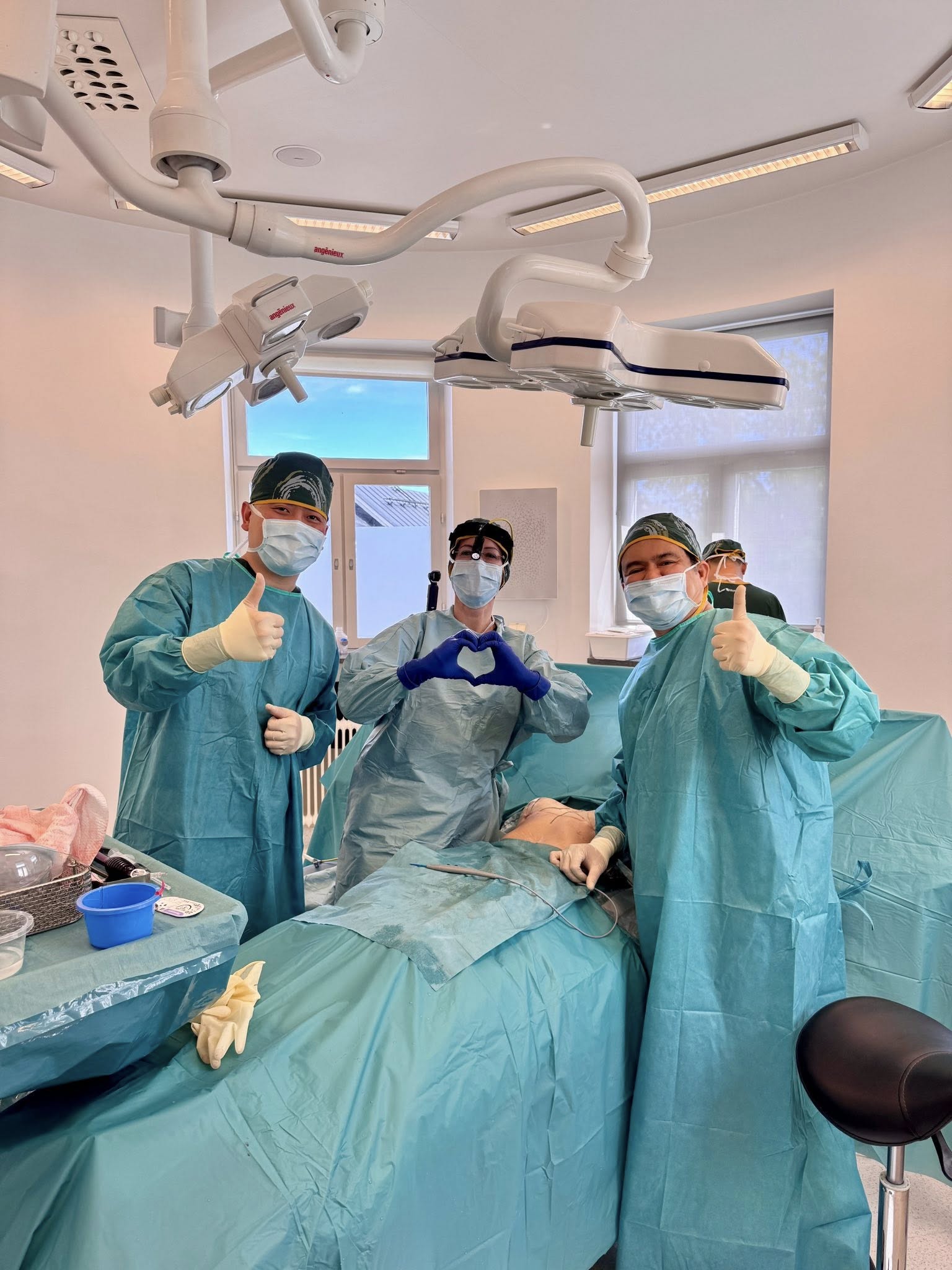 Phẫu thuật ngực xâm lấn tối thiểu sử dụng phương pháp bảo tồn mô