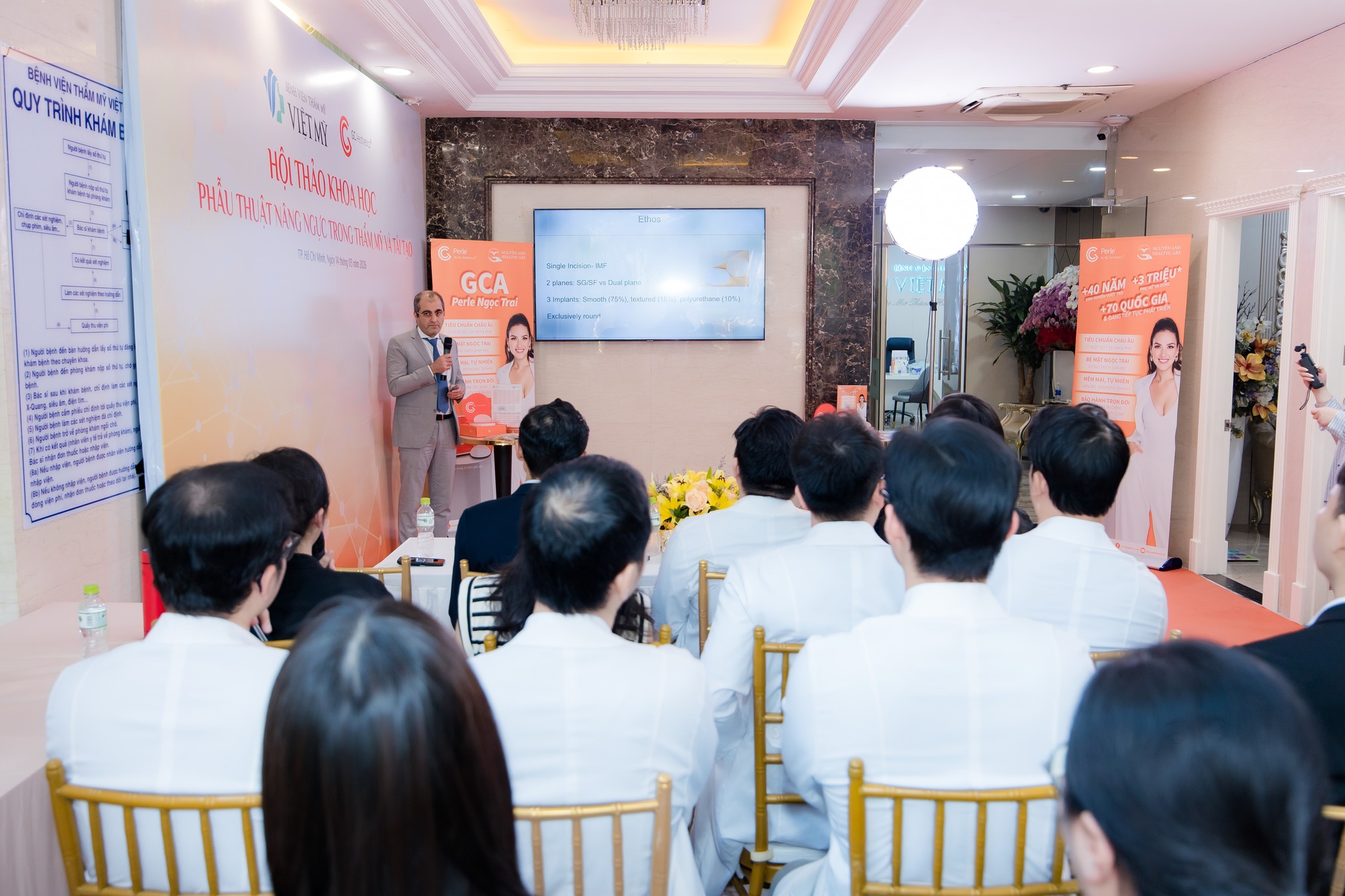 Túi ngực GC Aesthetics được tư vấn trong phẫu thuật nâng ngực tại Việt Mỹ
